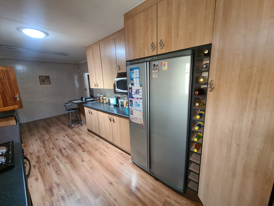 4 Bedroom Property for Sale in Vaalpark Free State